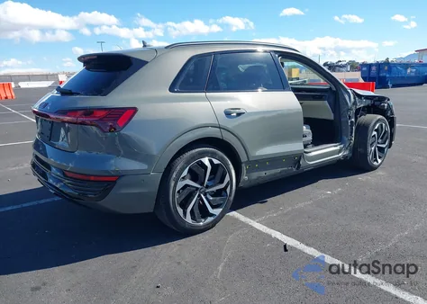 2024 Audi Q8 E-Tron Premium Plus Quattro z USA, uszkodzony, nr VIN WA15AAGE3RB056665